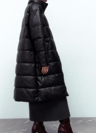Пуховик из искусственной кожи от zara.6 фото