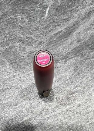 Жидкая матовая помада-тинт l'oréal paris rouge signature, оттенок 114 i represent3 фото