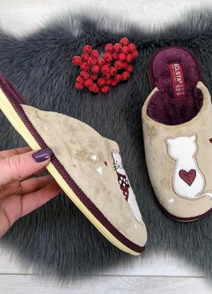 Тапочки женские комнатные белста с закрытым носком бежевые с котиком фиолетовая стелька