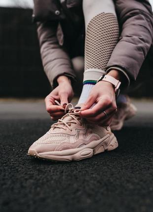 Женские кроссовки adidas ozweego beige pink 375 фото