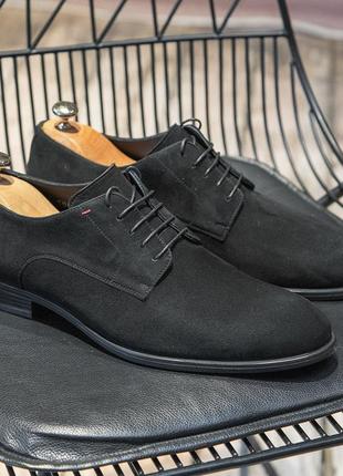 Черные замшевые туфли - база в твоем гардеробе