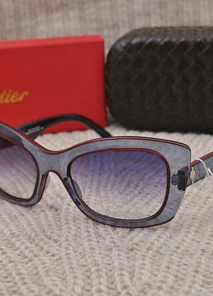 Гарні сонцезахисні жіночі окуляри в прозорій оправі eternal