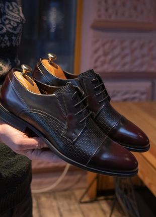 Стильні туфлі бордовому кольору - доповнення до вашого гардеробу1 фото
