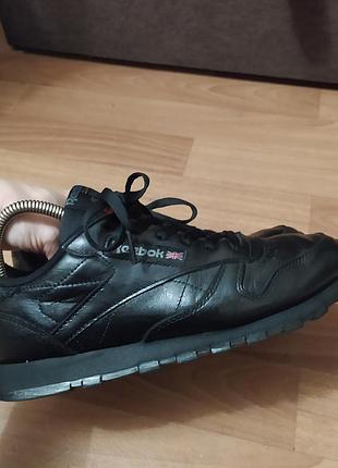 Натуральні шкіряні кросівки reebok.