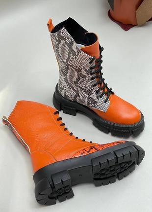 Яскраві черевики шкіряні багато кольорів