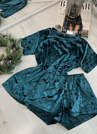 Жіноча піжамка футболка і шорти