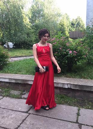 Вечірня сукня