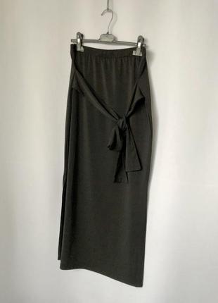 Shein юбка меди черная с завязками стрейч с разрезами1 фото