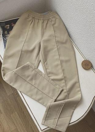 Базовые бежевые брюки прямого кроя na-kd🤎