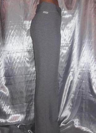 Серые тоненькие брюки-трубы2 фото