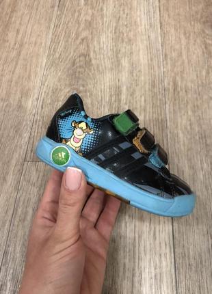 Кожаные кроссовки adidas disney tiger