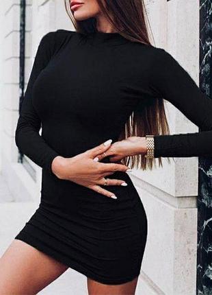 Черное трикотажное мини платье