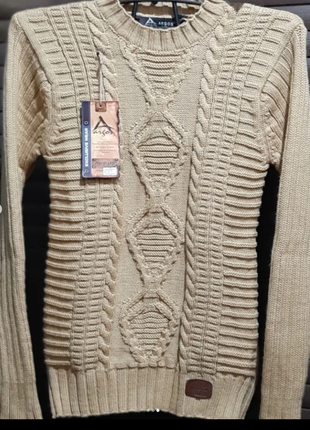 Комфортный молодежный свитер 3