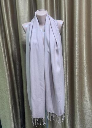 Кашемировый шарф палантин пудрового, бежевого цвета4 фото