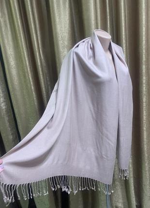 Кашемировый шарф палантин пудрового, бежевого цвета3 фото