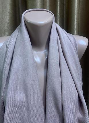 Кашемировый шарф палантин пудрового, бежевого цвета5 фото