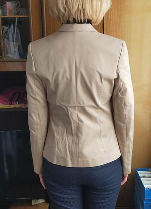 Пиджак женский бежевый продаю