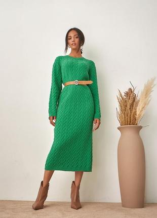 Тепленька в'язана сукня з "косами"