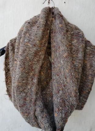 Вязаный стильный тёплый коричневый широкий снуд, шарф.