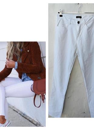 Классные базовые белые вельветовые брюки скини max&co .