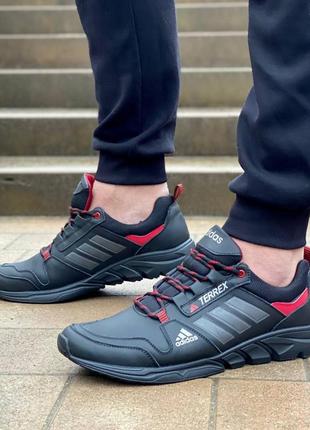 Кожаные кроссовки adidas красные