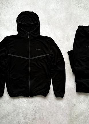 Спортивный мужской костюм nike
