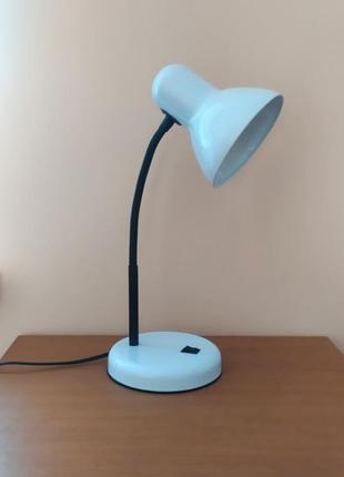 Настільна лампа біла