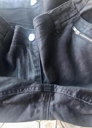 Чорні джинси з напиленням / пропитані чорні джинси під шкіру9 фото