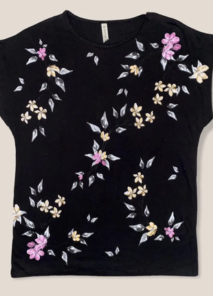 Жіноча чорна футболка