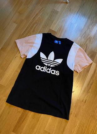 Футболка adidas