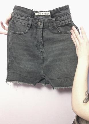 Серая джинсовая юбка1 фото