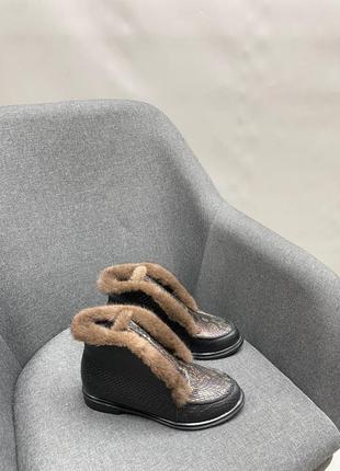 Лоферы высокие ботинки с мехом норки чёрные с коричневым8 фото