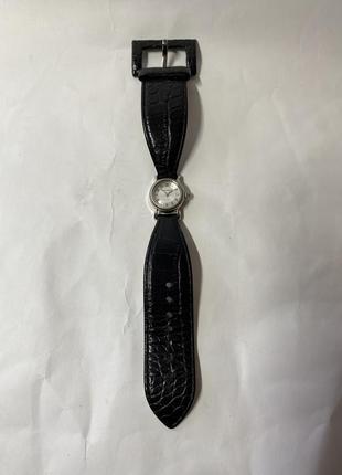 Водонепроницаемые наручные часы bcbgmaxazria