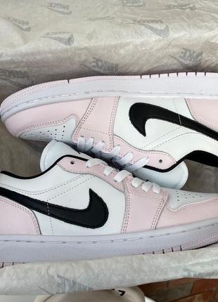 Женские кожаные кроссовки nike air jordan 1 retro low white/black/pink#найк