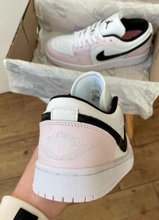 Женские кожаные кроссовки nike air jordan 1 retro low white/black/pink#найк5 фото