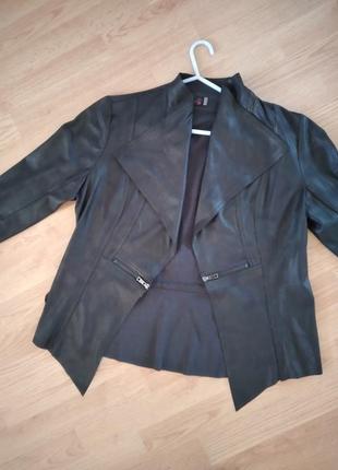 Піджак чорного кольору, р.36-38