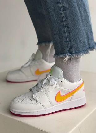 Женские кроссовки nike air jordan retro 1 white yellow скидка sale  ⁇  smb