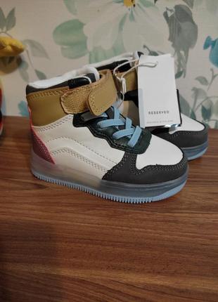 Високі кросівки 22/23 розмір від reserved