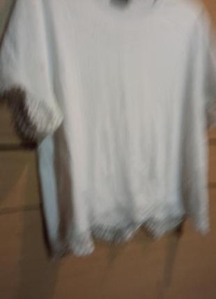 Трикотажный блузон отделан кружевом8 фото