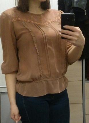 Стильна блузка з мереживом