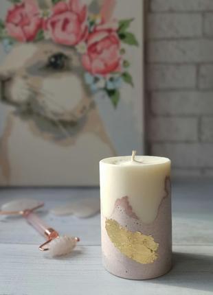 Сєві свічки в бетоні