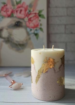 Сєві свічки в бетоні