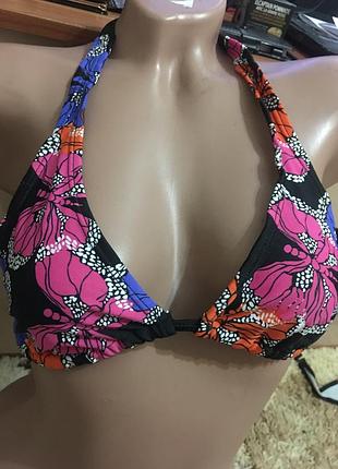 Дуже гарний верх від купальника max