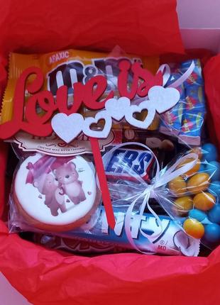 Подарочный бокс сладостей ко дню влюбленных, подарок на валентина1 фото