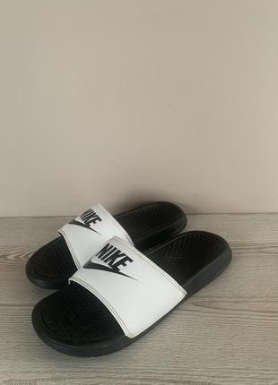 Шльопанці /шлепанцы nike benassi оригінал1 фото