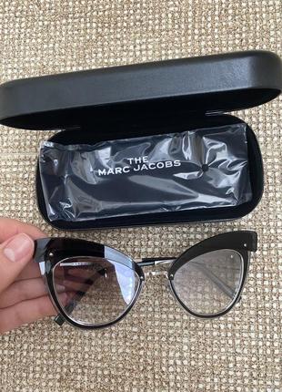 Очки солнцезащитные