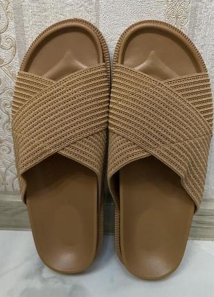 Жіноче взуття