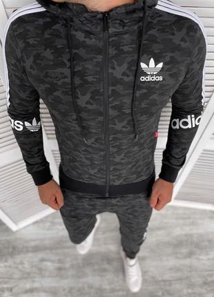 Спортивный костюм adidas