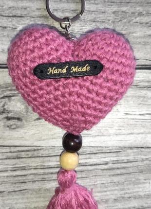 В'язаний брелок сердечко (рожеве) – брелок ручної роботи – брелок амігурумі - оригінальний подарунок