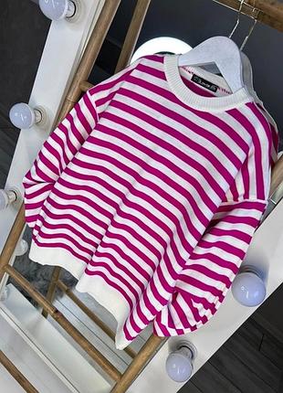 Стильный свитер для модницы